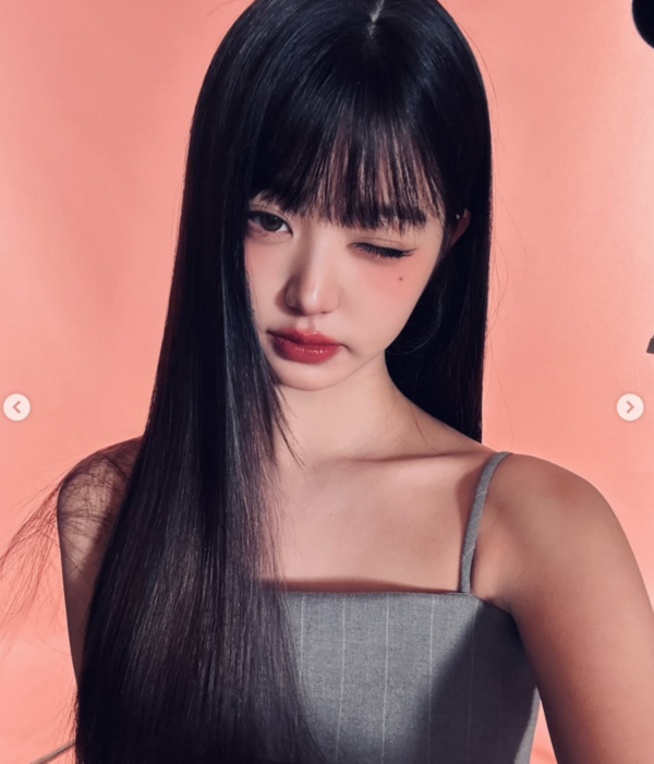그룹 아이브(IVE)의 멤버 장원영이 최근 자신의 근황 사진을 사회관계망서비스(SNS)를 통해 공유했다. 온라인 캡쳐