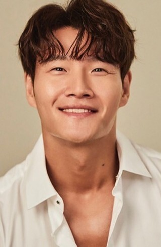 가수 겸 방송인 김종국이 자신의 결혼 소식을 팬들에게 전했다. 연합뉴스