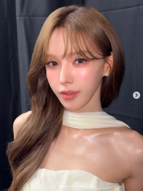 그룹 레드벨벳의 멤버 웬디가 최근 자신만의 독보적인 매력을 선보였다. 온라인 캡쳐
