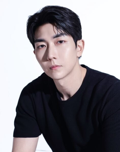 뮤지컬 '박열'에 대한 출연 배우들의 언행이 논란의 중심에 서면서 현석준과 손유동 두 배우가 사과의 뜻을 밝혔다. 온라인 캡쳐