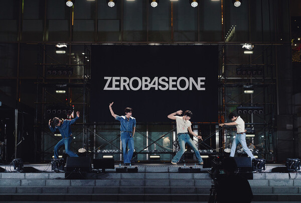 그룹 제로베이스원(ZEROBASEONE)이 일본에서의 게릴라 공연을 성공적으로 마쳤다. 온라인 캡쳐