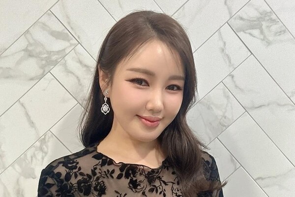 가수 송가인은 지난 25일 방송된 MBC 프로그램 '오늘을 버틴 노래-플레이리스트 109'에서 자신의 어려웠던 과거를 회고하며 심경을 밝혔다. 온라인 캡쳐