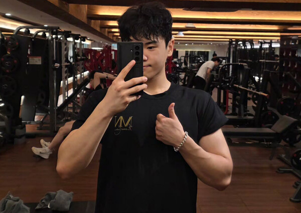 가수 윤민수의 아들 윤후가 카투사 최종 추첨에서 불합격했다는 소식을 알렸다. 온라인 캡쳐